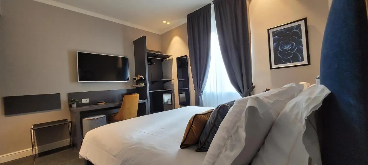 Santarella Guest House Milano 0*,  Italia