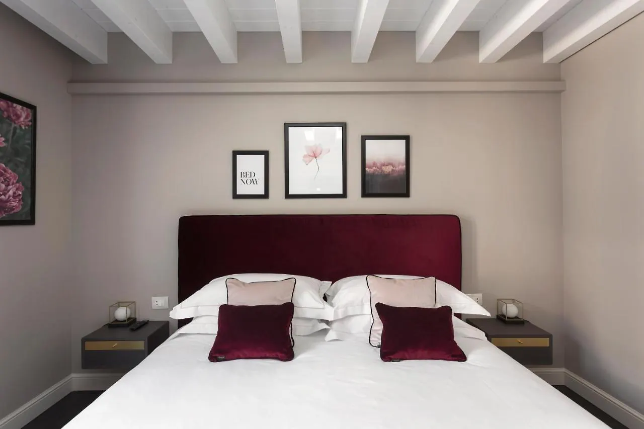 Santarella Guest House ミラノ 0*,  イタリア
